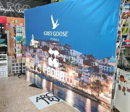 Proyecto Ushuaia Store — rotulación completa